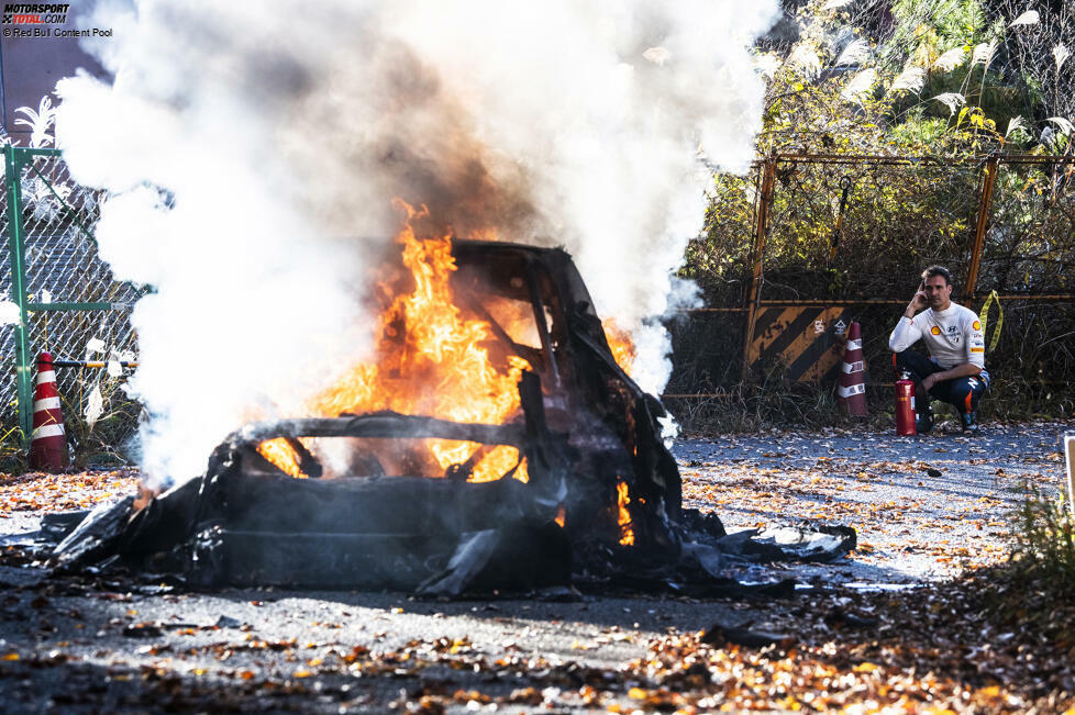 Doch das Auto wurde vollständig zerstört.