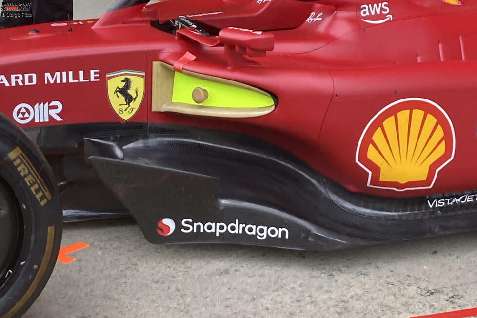Die Karosserie des Seitenkastens wurde für den Grand Prix von Großbritannien geändert, wobei der Unterschnitt verschärft wurde, um den Luftstrom zum Heck des Autos zu verbessern.