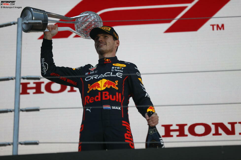Max Verstappen ist 2023 bereits zum dritten Mal in Folge Formel-1-Weltmeister geworden. Tatsächlich haben es in der Geschichte der Königsklasse vor ihm lediglich zehn Fahrer geschafft, ihren WM-Titel mindestens einmal erfolgreich zu verteidigen. Wir liefern einen Überblick!
