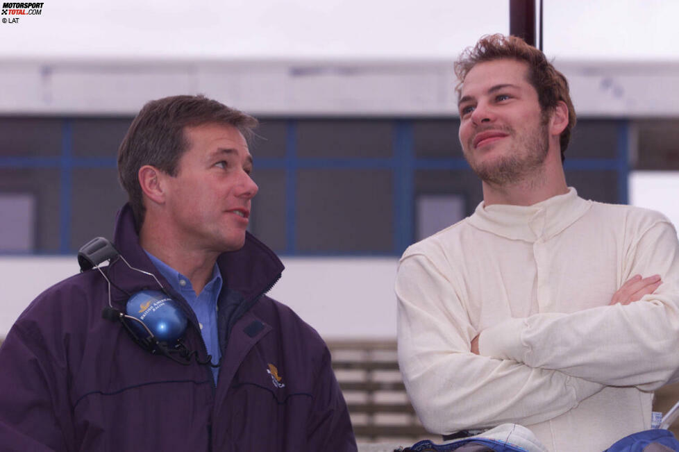 Blöd nur, dass Villeneuve da gerade mit Manager und BAR-Boss Craig Pollock am Tisch sitzt. 