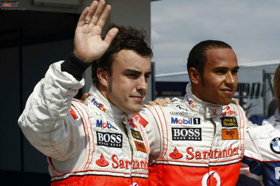 Sein Problem: Durch den Spionageskandal hinterlässt Alonso 2007 im Mercedes-Konzern verbrannte Erde. Zudem hat Toto Wolff kein Interesse an einer Neuauflage des Duells zwischen Hamilton und Alonso, nachdem er in den Jahren zuvor bereits mit Hamilton und Rosberg alle Hände voll zu tun hat. Letztendlich bleibt Alonso bei McLaren.