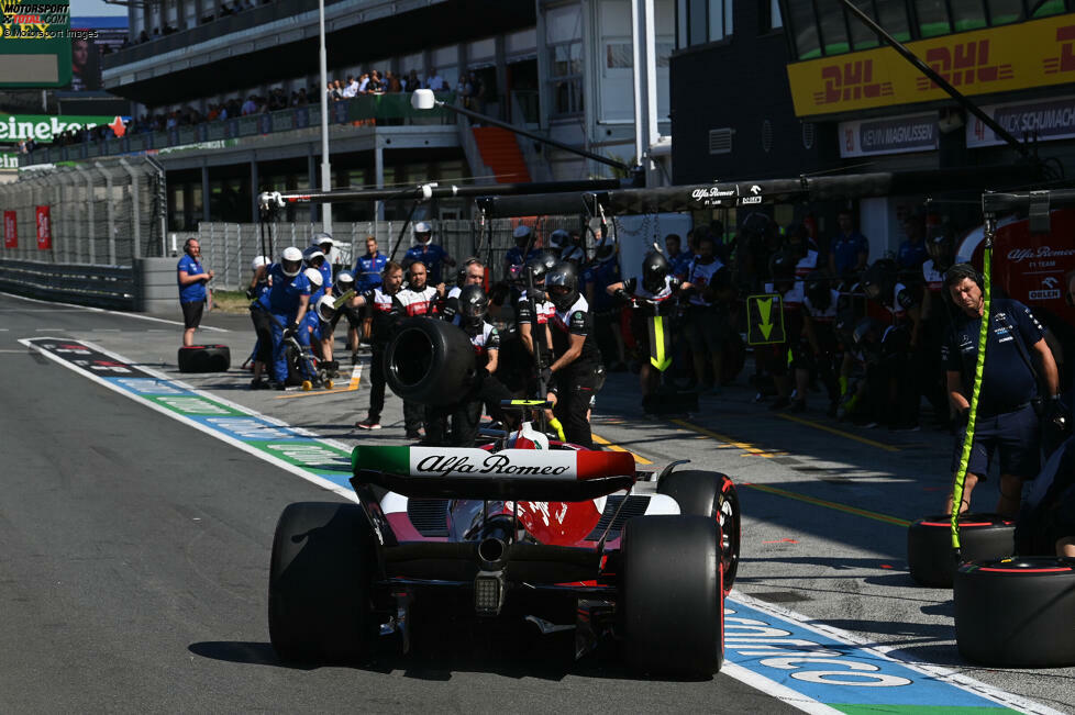 Guanyu Zhou (4): Schaffte es im Qualifying immerhin in Q2, doch im Rennen ging es dann nach hinten, was auch mit der Fünf-Sekunden-Strafe zusammenhing, die er sich für zu schnelles Fahren in der Boxengasse einhandelte. Am Ende waren nur Ricciardo und Latifi langsamer. Etwas mehr wäre da schon möglich gewesen.