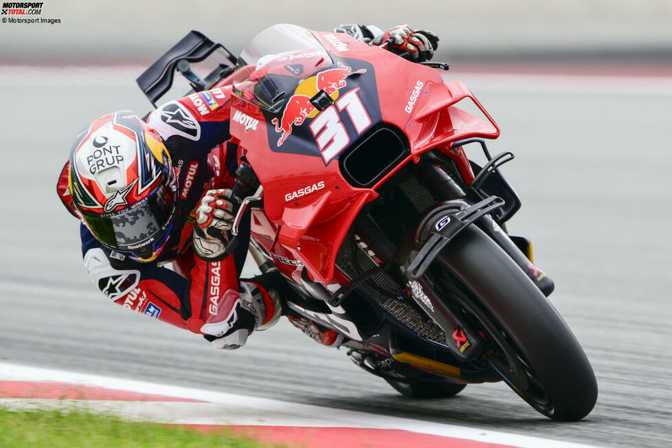 Dass Acosta die MotoGP-Saison 2024 als punktbester Rookie abschließen wird, war klar, weil er in diesem Jahr der einzige Rookie ist. Aber dass er in der WM-Tabelle nur ganz knapp die Top 5 verfehlt und WM-Sechster wird, das ist eine Errungenschaft, die längst nicht jeder hinbekommen hätte. Für 2025 steigt Acosta ins KTM-Werksteam auf.
