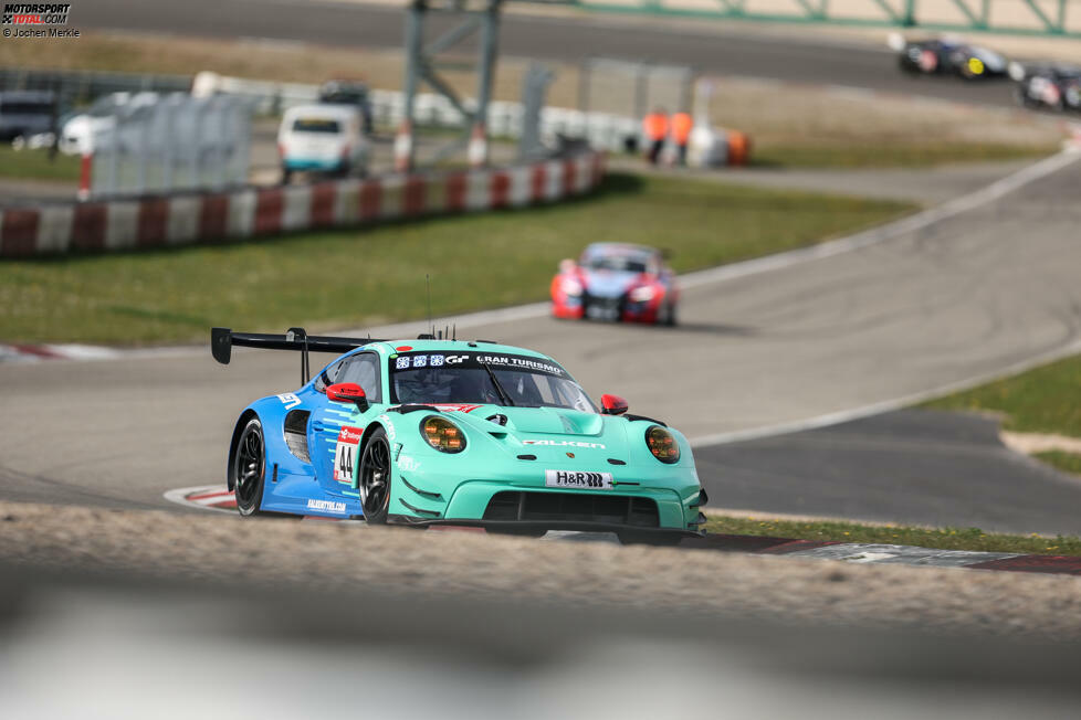 Falken-Porsche #44 (Heinemann/Ragginger/Menzel/Eriksson) - Der zweite Falken-Porsche ist ebenfalls bei Mischbedingungen Siegkandidat. Bei regulärem Wetter wird es etwas schwieriger. 3 Sterne