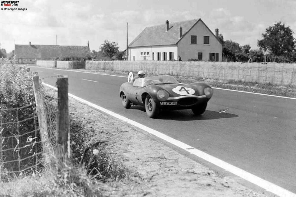 1956: Ron Flockhart, Ninian Sanderson - Jaguar D-Type