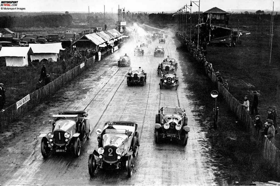 Am 26./27. Mai 1923 findet in Le Mans die erste Ausgabe des 24-Stunden-Rennens statt, das sich im Laufe der Jahrzehnte zum berühmtesten weltweit entwickeln wird. Wir zeigen alle Gesamtsieger der 24h Le Mans, Jahr für Jahr: