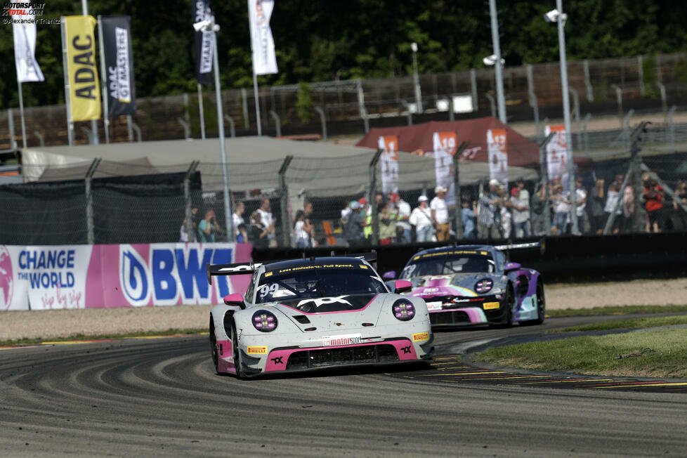 Toksport WRT: Noch ist die Fortsetzung des Porsche Einsatzes in der DTM nicht fix. Die am Nürburgring ansässige Truppe blieb im ersten DTM-Jahr abgesehen vom Auftakt nach Maß mit dem Sieg von Christian Engelhart hinter den eigenen Ansprüchen. Das soll sich 2024 ändern - und Porsche benötigt entsprechende Teams. Aktuell wird verhandelt!