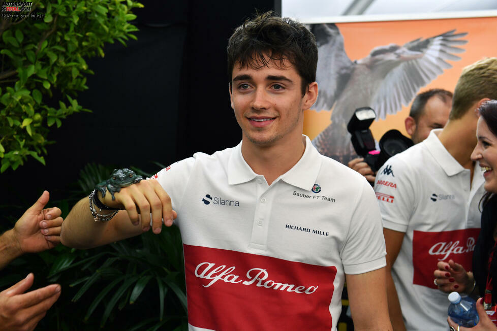 Charles Leclerc macht bei seinem Formel-1-Debüt in Melbourne 2018 erst einmal Bekanntschaft mit der australischen Tierwelt. Im ersten Rennen für Alfa Romeo kommt er auf Platz 13 ins Ziel.