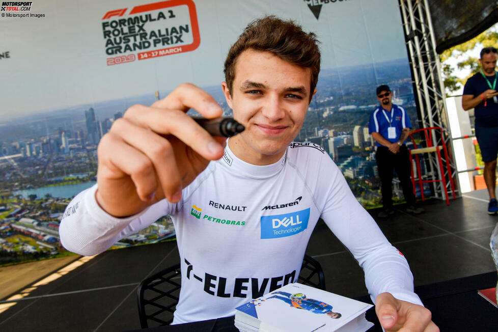 Lando Norris mischt seit 2019 die Formel 1 auf. Beim Saisonauftakt in Australien sind dem Briten mit McLaren noch keine Punkte vergönnt. Er wird Zwölfter. Doch schon beim nächsten Rennen in Bahrain gelingt ihm ein starker sechster Platz.