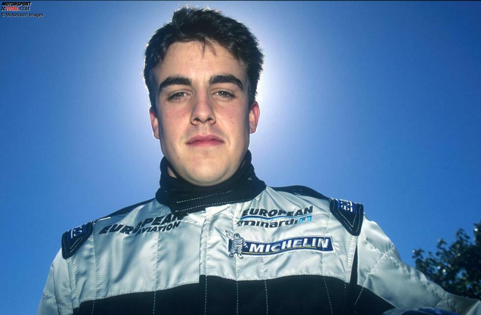 Als dienstältesteter Formel-1-Pilot blickt Fernando Alonso bereits auf 19 Jahre in der Königsklasse zurück. Der Spanier debütiert 2001 mit Minardi in Australien und wird beim Auftaktrennen Zwölfter.