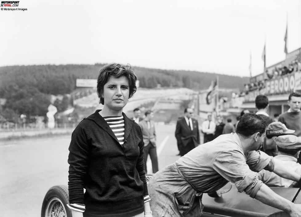 Die erste Frau in der Formel 1 ist die Italienerin Maria Teresa de Filippis. Sie nimmt in den Jahren 1958 und 1959 an fünf Grands Prix teil und qualifiziert sich für drei Rennen.
