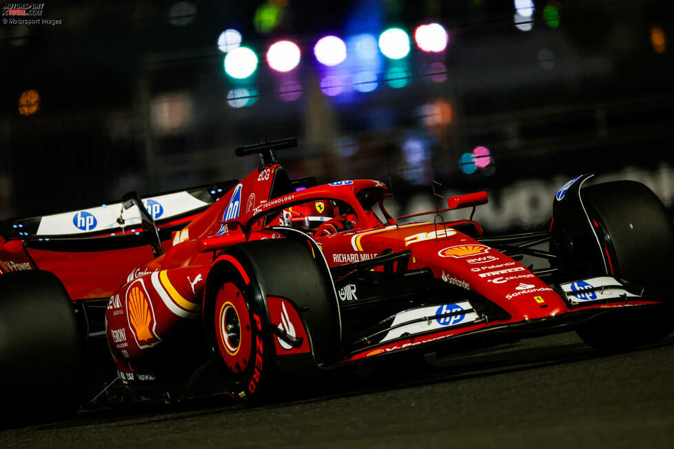 #16: Charles Leclerc musste länger überlegen, bis er zur 16 kam. Denn das war nur seine dritte Wahl. Zuerst wollte er seine Lieblingszahl 7 haben, die aber damals schon an Kimi Räikkönen vergeben war. Dann die 10, die gehört Pierre Gasly. Warum also die 16? 