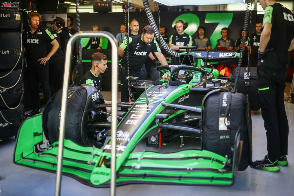 #27: Nico Hülkenberg geht auch seit seinem Comeback für Haas wieder mit der 27 an den Start, die er seit der Saison 2014 verwendet, als die festen Startnummern eingeführt wurden. In der Formel-1-Geschichte ist die 27 eng mit Ferrari verbunden, doch Hülkenberg selbst erklärt, dass es lediglich eine Addition seines Geburtstages (19.8.) sei.