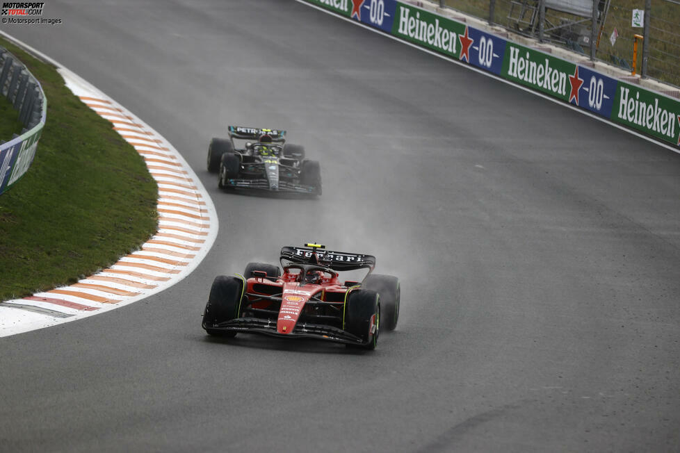 ... Verlauf kam es für den Monegassen aber noch schlimmer, da er das Auto mit einem Unterbodenschaden frühzeitig abstellen musste. Grund: Eine Kollision mit Lando Norris in der ersten Runde. Ohne die Probleme hätte P5 drin sein können, den am Ende Sainz holte, denn der Stopp in Runde 1 war an sich der richtige Riecher.
Eingebüßte Punkte: 8