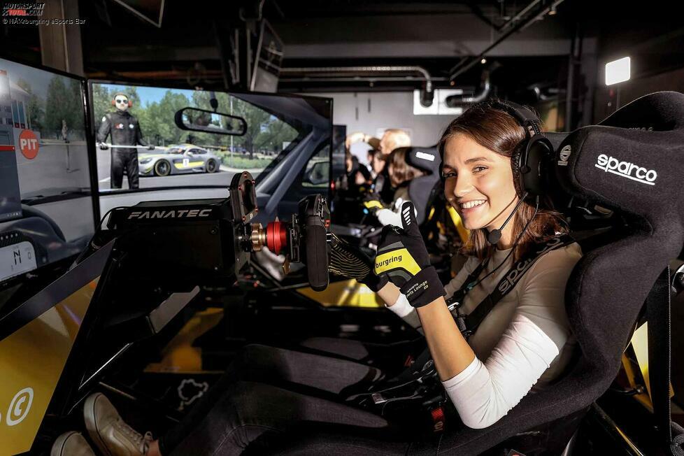 Virtuelle Rennaction in der Nürburgring eSports Bar