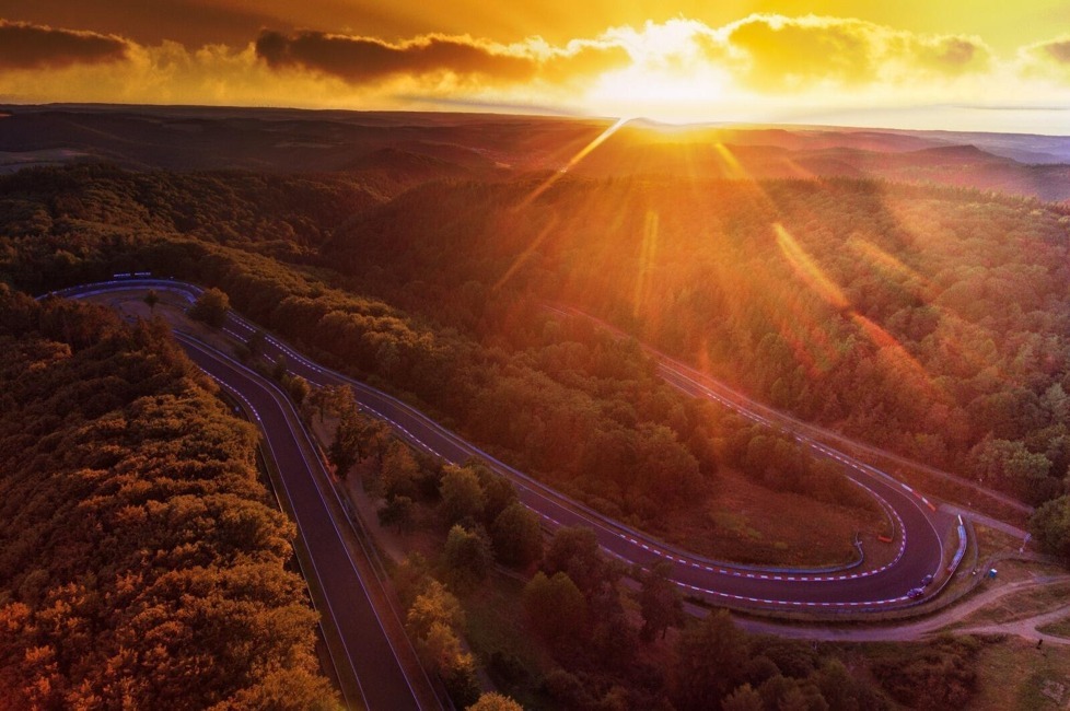 Auch im Oktober dürfen sich Besucher auf ein vielfältiges Programm in der Grünen Hölle freuen. Ausführliche Informationen gibt es unter nuerburgring.de (Anzeige)