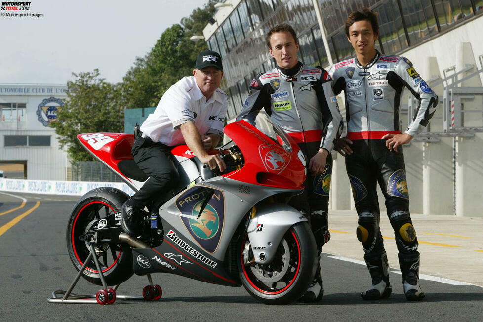 Team KR: Mitte der 1980er Jahre gründet Kenny Roberts sein eigenes Team mit Yamaha. Danach arbeitet er mit Proton und KTM zusammen, bevor die Mannschaft in ihren letzten beiden Jahren in der Königsklasse, 2006 und 2007, mit Honda-Motoren unterwegs ist.