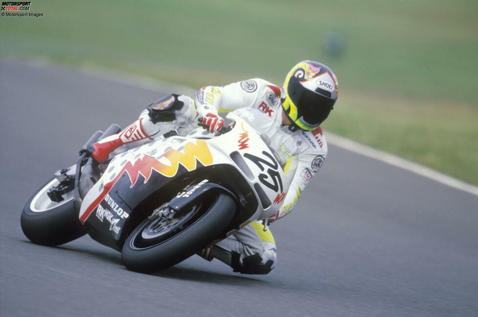 Neil Hodgson fährt 1995 mit Yamaha in der 500er-Klasse, kann aber nicht ganz vorne mitkämpfen. Anders als einige Jahre später in der Superbike-WM, wo er 2003 Weltmeister mit Ducati wird. 2004 versucht er es erneut in der MotoGP, ohne großen Erfolg.