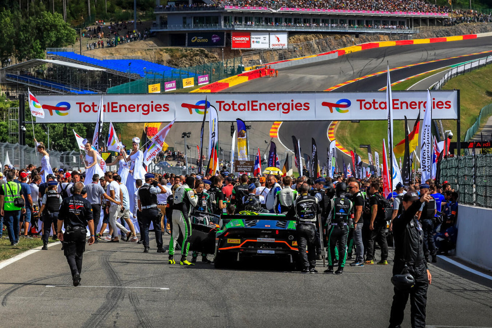 Ein Blick auf die 23 Teilnehmer der Pro-Kategorie, die bei den 24h Spa 2023 die besten Chancen auf den Gesamtsieg haben