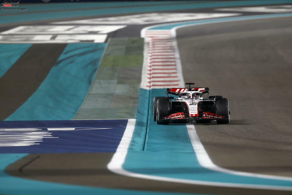 Kevin Magnussen (5): Im Qualifying raus in Q1, während der Teamkollege den Haas in Q3 brachte. Im Rennen dann früh die Reifen kaputt gebremst und anschließend nur noch hinterhergefahren. Am Ende 20. und Letzter. Das kann keine bessere Note geben.