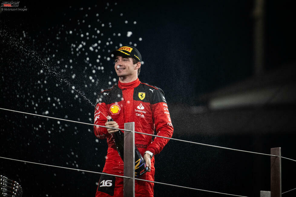 Charles Leclerc (2): Hier gaben sogar zwei Redakteure eine 1, doch auch hier war die Mehrheit am Ende dagegen. War unter anderem in Runde eins etwas zurückhaltend gegen Verstappen, dazu zog er sein Spielchen gegen Russell am Ende nicht mit letzter Konsequenz durch. Nur Kleinigkeiten, aber so geht es knapp an der Bestnote vorbei.