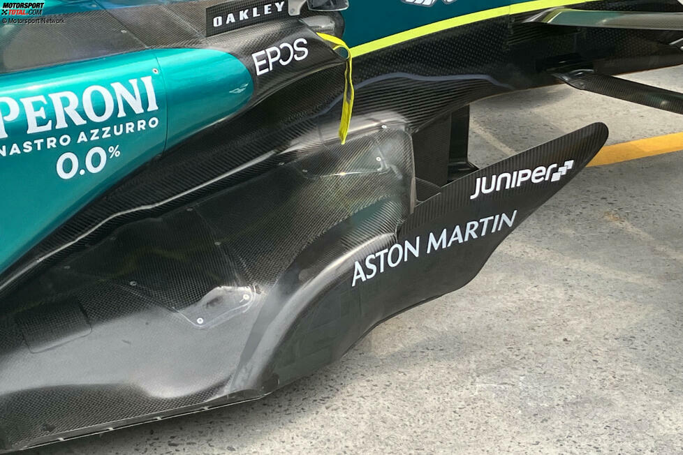 Dem kantigen Beginn folgt nun auf Höhe des Aston-Martin-Aufklebers ein rundlicher Übergang in den Unterboden.