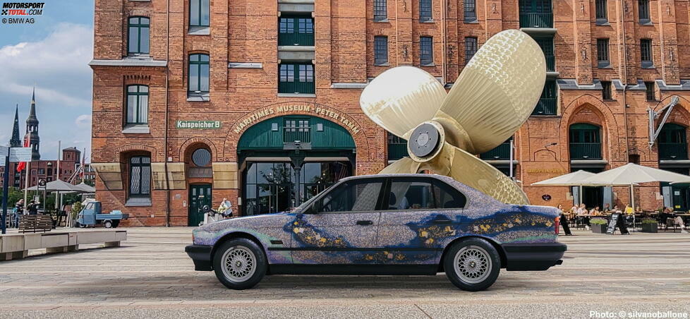 #9 Matazo Kayama / BMW 535i / 1990: Dieser Serienwagen war 1990 das erste Art-Car eines asiatischen Künstlers. Kayama dachte sich für das Auto ein spezielles Airbrush-Kleid aus. Mithilfe eines speziellen Foliendruckverfahrens zauberte er auf die Karosserie eine stilisierte Landschaft, die von einem Fluss geprägt wird.
