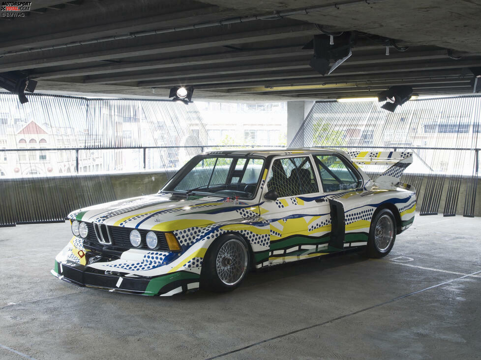 #3 Roy Lichtenstein / BMW 320i Turbo / 1977: Im darauffolgenden Jahr lieferte der US-Amerikaner Roy Lichtenstein das Design für einen BMW in Le Mans. Diesmal sollte das Art-Car-Projekt von Erfolg gekrönt sein, denn Hervé Poulain und Marcel Mignot erreichten den neunten Gesamtrang und waren bestes Privat-Duo in der IMSA-GT-Klasse.