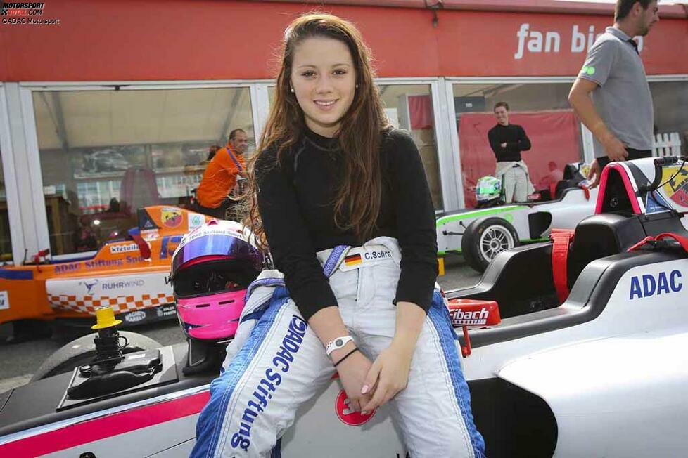 Carrie Schreiner (geboren am 14. September 1998 in Völklingen im Saarland) ist eine der erfolgreichsten Frauen im deutschen Motorsport. Die Highlights ihrer bisherigen Karriere: