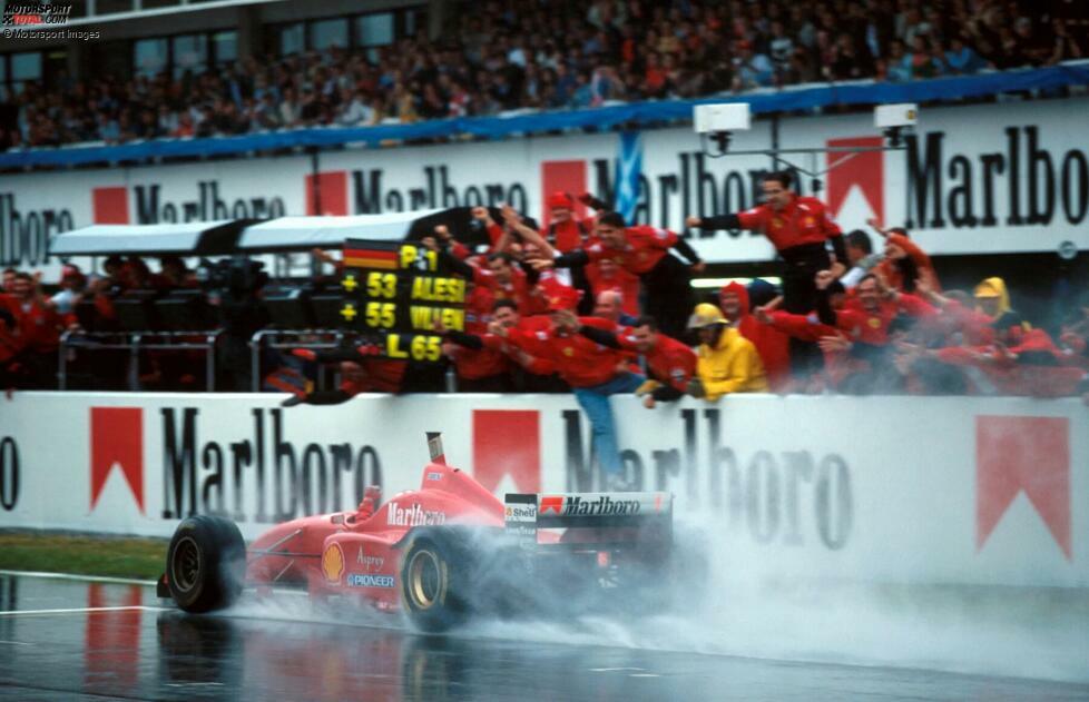 Schumacher fällt in zwei der ersten drei Rennen aus und wird am Ende WM-Dritter. Seine Aufbauarbeit zahlt sich jedoch aus: Schon ab 1997 ist Ferrari regelmäßig WM-Kandidat, zwischen 2000 und 2004 gewinnt der Deutsche fünf WM-Titel in Folge. Bis heute eine einmalige Serie.