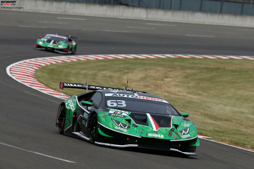 Die Grasser-Truppe von Gottfried Grasser wird das DTM-Engagement für 2023 von vier auf zwei Lamborghini Huracan GT3 Evo 2 halbieren. Mirko Bortolotti dürfte wegen seiner WEC-Überschneidungen kein Kandidat mehr sein, Gerüchten zufolge will Clemens Schmid aber in der DTM bleiben.