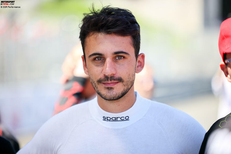 Alessio Deledda (ITA/SSR-Lamborghini #6): Nach der gescheiterten Formelkarriere, in der er keinen Punkt holte, sorgte der 28-Jährige mit einem Skandal für Aufsehen, als er Videos auf Social Media stellte, die ihn mit überhöhter Geschwindigkeit auf der Autobahn zeigten. Im Vorjahr bei Grasser chancenlos, versucht er sich nun bei SSR.