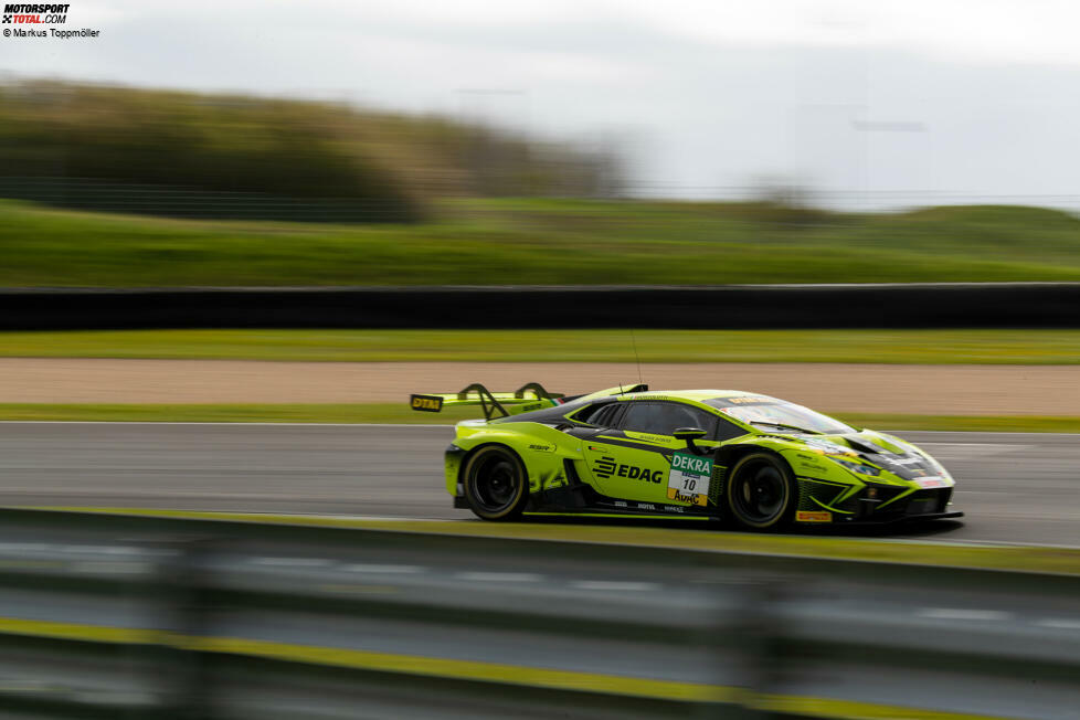 Testverbot in der Woche eines DTM-Rennens: Ab Montag vor Beginn einer DTM-Veranstaltung sind Tests eines eingeschriebenen Fahrers beziehungsweise Teams mit einem GT3-Fahrzeug auf der jeweiligen Strecke verboten. Das heißt, dass  Teams jederzeit auf anderen Strecken testen dürfen. Die Einschränkung gilt nicht für die Donnerstag-Tests.