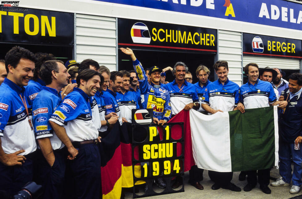 Benetton: So lange wie Lotus hält sich Benetton nicht an der Spitze der Formel 1. Trotzdem etabliert sich das Team dank Michael Schumacher Mitte der 1990er-Jahre als absolute Topadresse in der Königsklasse. 1994 holt der Deutsche den ersten WM-Titel für den Rennstall, 1995 folgt ein weiterer und der erste Konstrukteurstitel.
