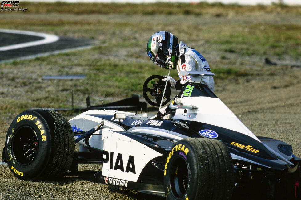 Jody Scheckter holt in den folgenden Jahren bis 1976 immerhin noch vier Siege, anschließend kommen bis zum Ende des Rennstalls unter dem Namen Tyrrell im Jahr 1998 nur noch drei hinzu. Das Team lebt allerdings weiter: 1999 wird es zu BAR, 2006 zum Honda-Werksteam, 2009 zu Brawn und seit 2010 sammelt man als Mercedes Siege und Titel ...