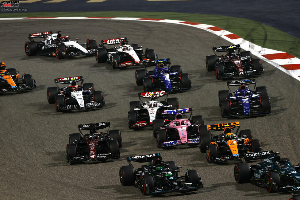 ... aus dem breiten Mittelfeld fahren noch Valtteri Bottas für Alfa Romeo, Pierre Gasly für Alpine und Alexander Albon für Williams in die Punkte. Nichts Zählbares gibt es ...
