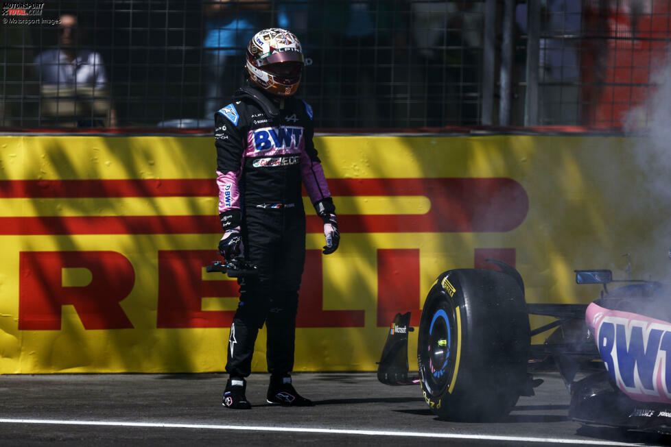... ist es Gasly, der ebenfalls in Kurve 3 verunfallt und sein Auto ebenfalls abstellen muss. Wieder gibt es Rot in Baku. Nach der Fortsetzung der Einheit erwischt es schließlich ...