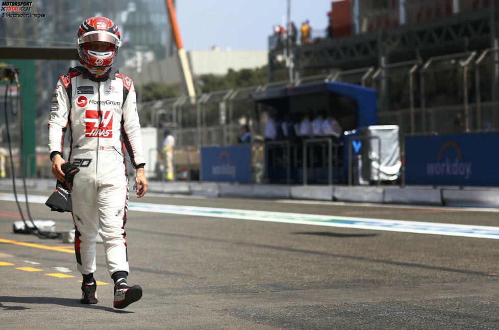 ... Kevin Magnussen spielt beim Haas VF-23 die Technik nicht mit: Eine fehlerhafte Benzinpumpe zwingt ihn ebenfalls zur vorzeitigen Aufgabe im Freien Training. Im Qualifying ...