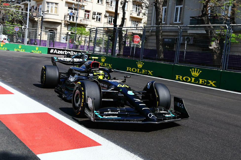 ... Lewis Hamilton im Mercedes W14 Sechster wird. Ihn trifft die Gelbphase negativ, er liegt zwischendurch nicht mal mehr in den Top 10. Am Ende aber gewinnt er das Teamduell gegen ...