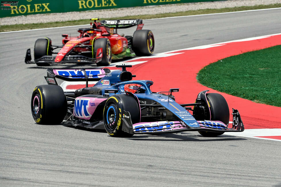 ... wie Esteban Ocon. Der Dritte aus Monaco wird auch im ersten Training Dritter und unterstreicht die gute Form von Alpine. Dahinter liegt mit AlphaTauris Nyck de Vries ein weiterer ungewöhnlicher Kandidat. Die Augen waren aber vor allem auf ein Team gerichtet ...