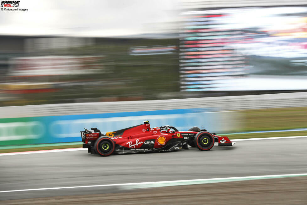 ... hat Carlos Sainz. Während viele Mitfavoriten Probleme haben, fährt er vor seinem Heimpublikum in die erste Startreihe. Die Überraschung vorne ...