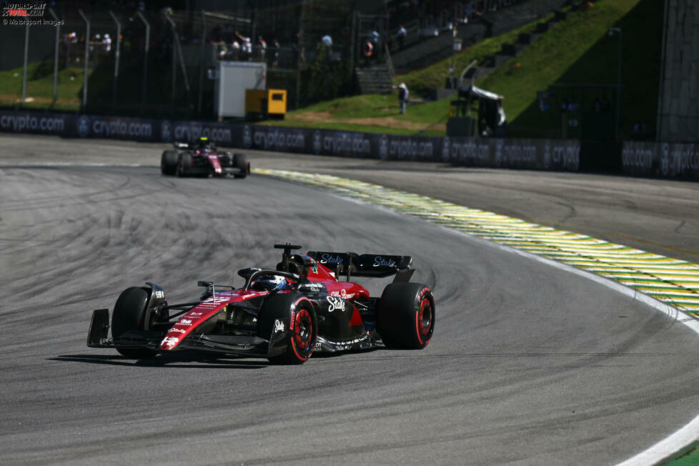 Valtteri Bottas (4): Ähnlich sieht es beim zweiten Alfa Romeo aus, der ebenfalls am Ende des Feldes rumkrebste. Ja, viel kann man aus dem Auto nicht herausholen, aber Platz 18 im Qualifying und Platz 19 im Sprint, wo er hinter Zhou landete, ist eben auch alles andere als 