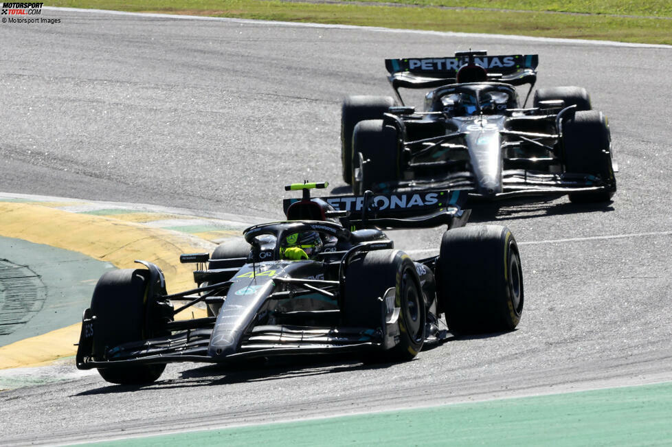 Lewis Hamilton (3): Der Engländer konnte mit seinem Mercedes ebenfalls nicht viel ausrichten und war eher im Rückwärtsgang unterwegs - im Sprint landete er sogar hinter Tsunoda. Viel falsch gemacht hat er allerdings nicht, weswegen wir im Zweifel für den Fahrer argumentieren und auch ihm noch eine 3 geben.