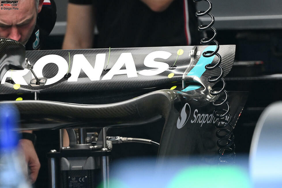 Mercedes W14: Heckflügel