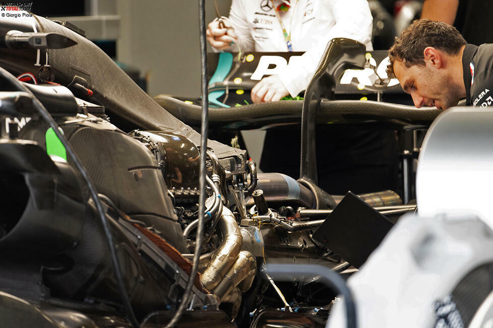 Mercedes W14: Antriebsinstallation