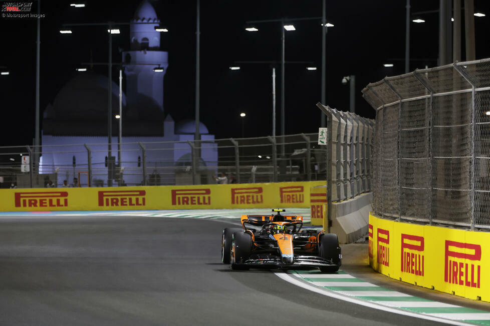 ... erwischt McLaren-Fahrer Lando Norris schon in Q1: Er touchiert die Mauer und beschädigt sich sein Auto vorne links, muss schließlich an der Box aufgeben. Und auch ...