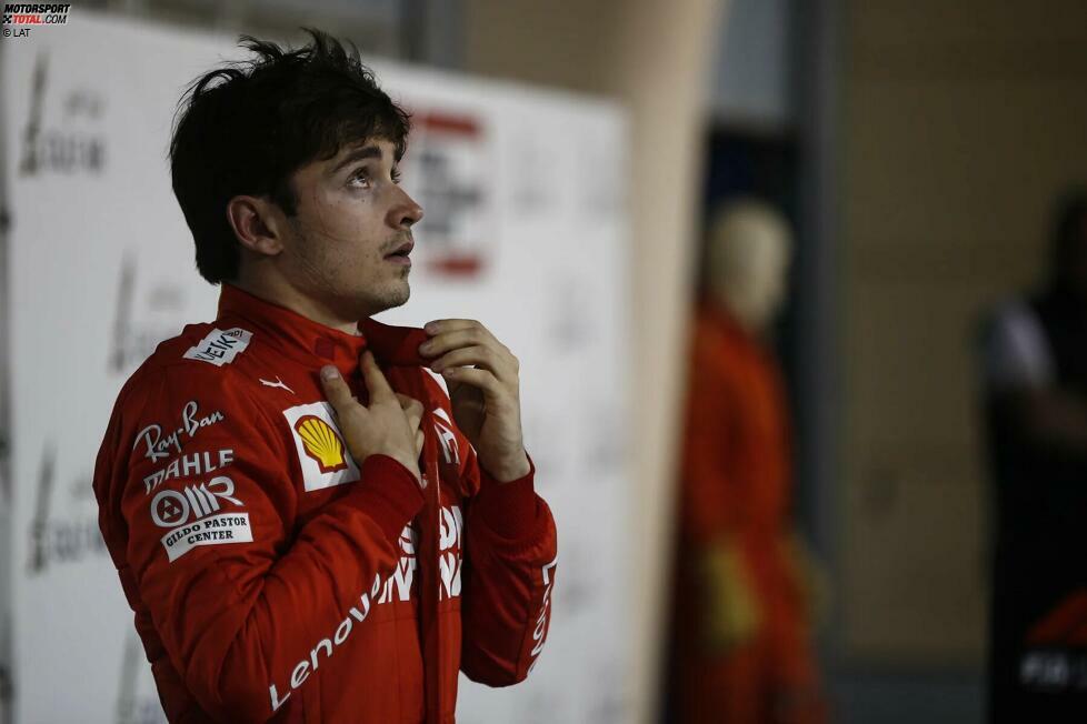 Charles Leclerc (Bahrain 2019): Kaum einer dürfte beim ersten Podium so enttäuscht sein wie Leclerc. Der Monegasse befindet sich in seinem zweiten Rennen für Ferrari auf Siegkurs, bis ein Zylinder in seinem Motor kaputtgeht. Lewis Hamilton profitiert, Leclerc kann durch ein Safety-Car zumindest Rang drei retten.