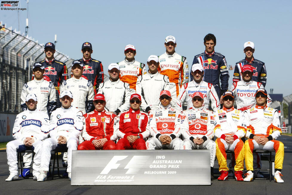 2009 - Vorne: N. Heidfeld, R. Kubica, K. Räikkönen, F. Massa, L. Hamilton, H. Kovalainen, F. Alonso, N. Piquet Jr; Mitte: K. Nakajima, N. Rosberg, R. Barrichello, J. Button, T. Glock, J. Trulli; Hinten: S. Bourdais, S. Buemi, G. Fisichella, A. Sutil, M. Webber, S. Vettel.