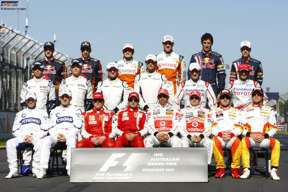 2009 - Vorne: N. Heidfeld, R. Kubica, K. Räikkönen, F. Massa, L. Hamilton, H. Kovalainen, F. Alonso, N. Piquet Jr; Mitte: K. Nakajima, N. Rosberg, R. Barrichello, J. Button, T. Glock, J. Trulli; Hinten: S. Bourdais, S. Buemi, G. Fisichella, A. Sutil, M. Webber, S. Vettel.