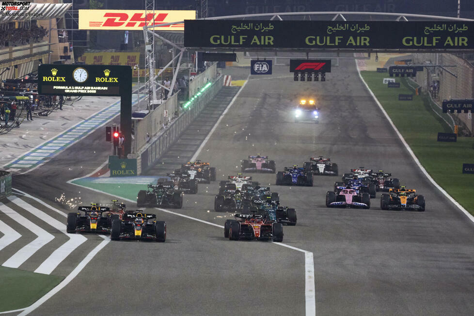 1. Sachir, Bahrain (2. März 2024) - Los geht die Formel-1-Saison 2024 in Bahrain, wo schon 2006, 2010, 2021, 2022 und 2023 der Auftakt stattfand. Seit 2004 ist das Rennen jetzt schon im Kalender, seit 2014 findet der Grand Prix unter Flutlicht statt. Eine Besonderheit: Der Auftakt findet wegen Ramadan diesmal an einem Samstag statt.